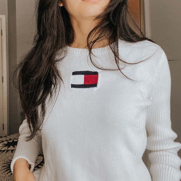 Vintage Tommy Hilfiger Logo Sweater - Picture 2 of 3